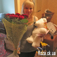 Bouquet of burgundy roses - Photo 1
