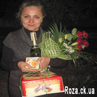 Bouquet of red roses and lilies - Photo 2