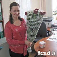 Nice bouquet of roses and chrysanthemums - Photo 2