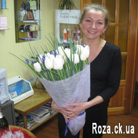 Bouquet of white tulips and irises - Photo 2