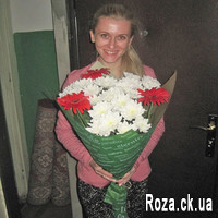 Bouquet of gerberas and daisy chrysanthemums - Photo 4