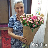Tender bouquet of pink spray roses - Photo 1