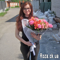 Bouquet of pink roses and alstromeries - Photo 2