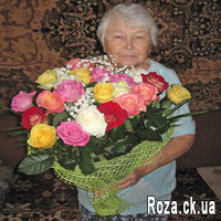 Bouquet of different color roses - Photo 1