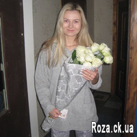 Cascade bouquet of white roses - Photo 11