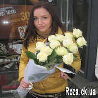 Cascade bouquet of white roses - Photo 7