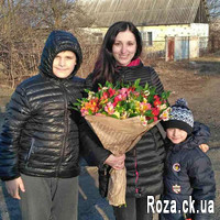 Beautiful bouquet of alstroemerias - Photo 2