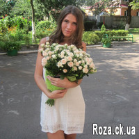 Beautiful bouquet of spray roses - Photo 1