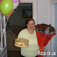 Beautiful bouquet of red roses - Photo 1