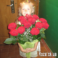 Red roses with gypsophila - Photo 4