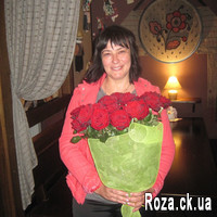 Red roses in packing - Photo 2