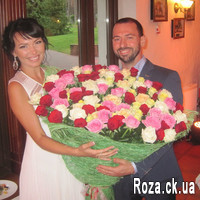 A huge bouquet of roses - Photo 1