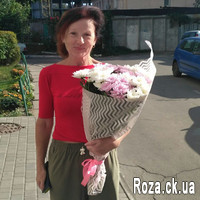 Delicate bouquet of 11 chrysanthemums - Photo 2