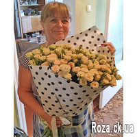 Beautiful bouquet of spray roses - Photo 2