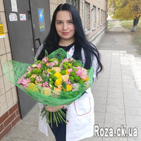 Строгий букет із троянд, альстромерій і хризантем - Фото 2
