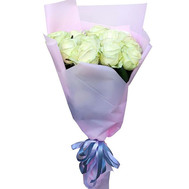 Bouquet of white roses