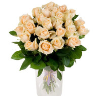 Bouquet of cream roses