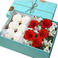 Box of flowers with marshmallows