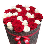 Buy roses in a hat box Cherkassy