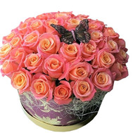 Chic bouquet in a box