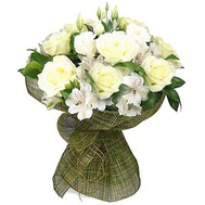 Bouquet of white roses and alstromeries
