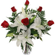 Bouquet of roses and lilies