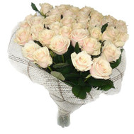 Bouquet of cream roses