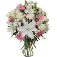 Mixed bouquet in soft colors