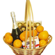 Gift basket with citrus