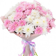 Delicate bouquet of 11 chrysanthemums