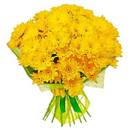 Bright bouquet of yellow chrysanthemums