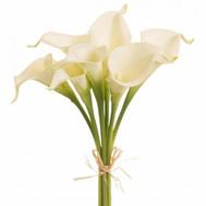 White callas in a small bouquet