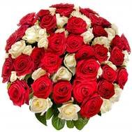 Red and white roses in a wonderful bouquet