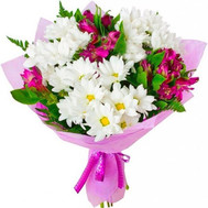 Charming bouquet of chrysanthemums and alstromeries