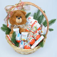 Christmas basket with Kinder