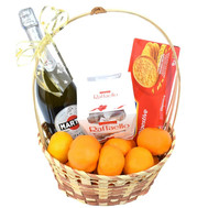 Gift basket with champagne