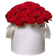 51 red roses in a hat box