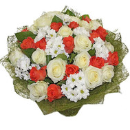Large bouquet of roses and chrysanthemums