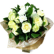 Bouquet of white roses and white chrysanthemums
