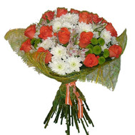 Bouquet of orange roses and chrysanthemums