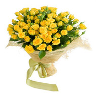 Bouquet of yellow spray roses