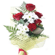 Small bouquet of red roses and chrysanthemums
