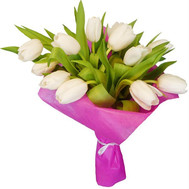 Inexpensive bouquet of white tulips