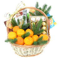 New Year's basket with champagne