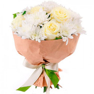 Delicate bouquet of roses and chrysanthemums