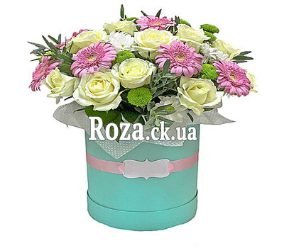 Delicate box with flowers