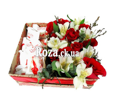 Box with flowers and rafaello
