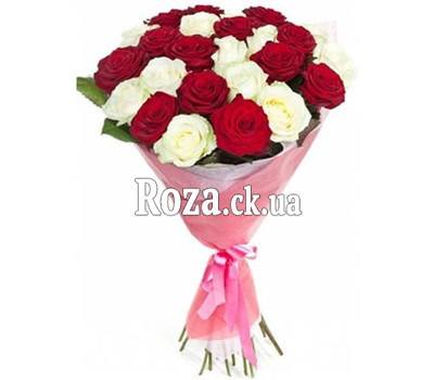 Bouquet of scarlet and white roses