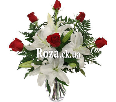 Bouquet of roses and lilies
