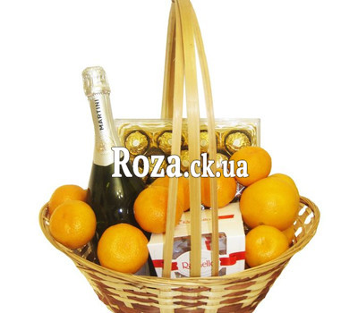 Gift basket with citrus